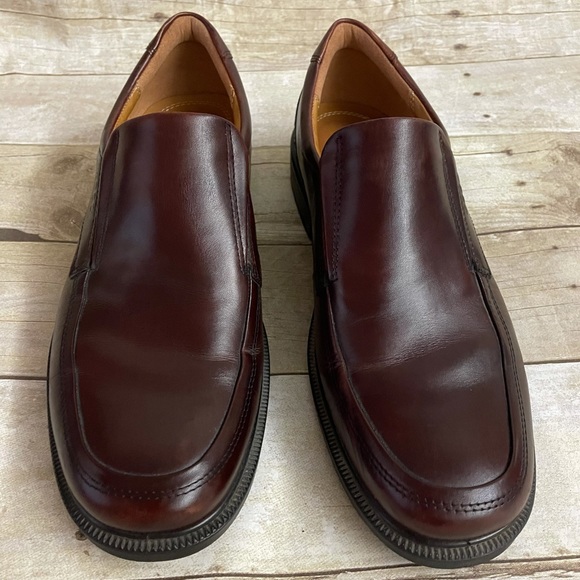 Host Pick!!! Ecco Men’s Slip-on Dress Shoe in Brown Size EU 44 - Picture 1 of 9